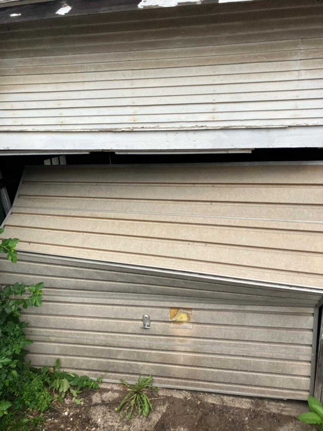 Local Garage Door Installation Dona Lisa Dr, Studio City, CA