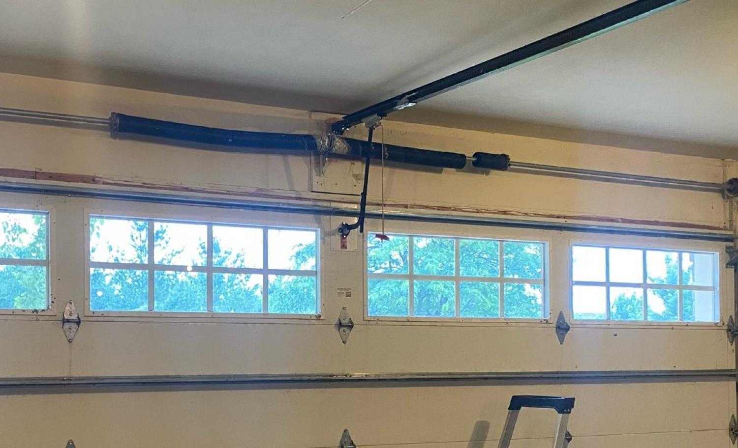 Garage Door Repair Wrightwood Dr, Studio City, CA