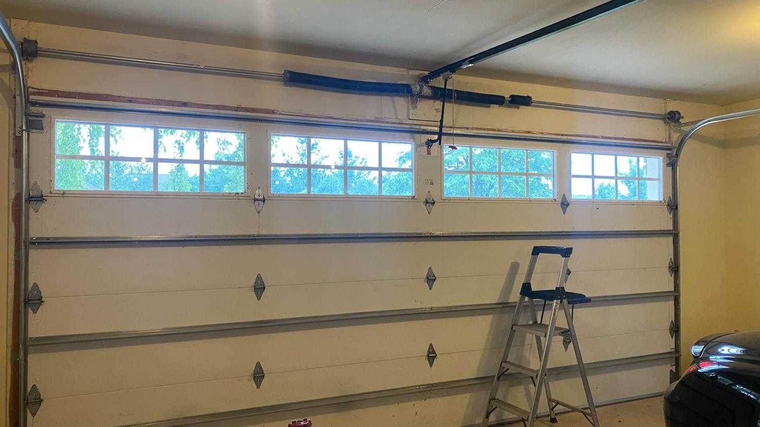 Garage Door Repair Wrightwood Dr, Studio City, CA