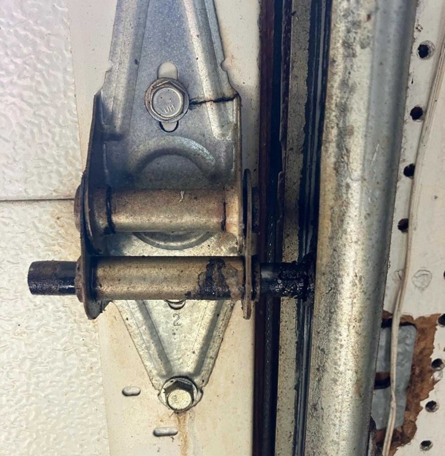 Professional Garage Door Repair Beachwood Dr, Burbank, CA