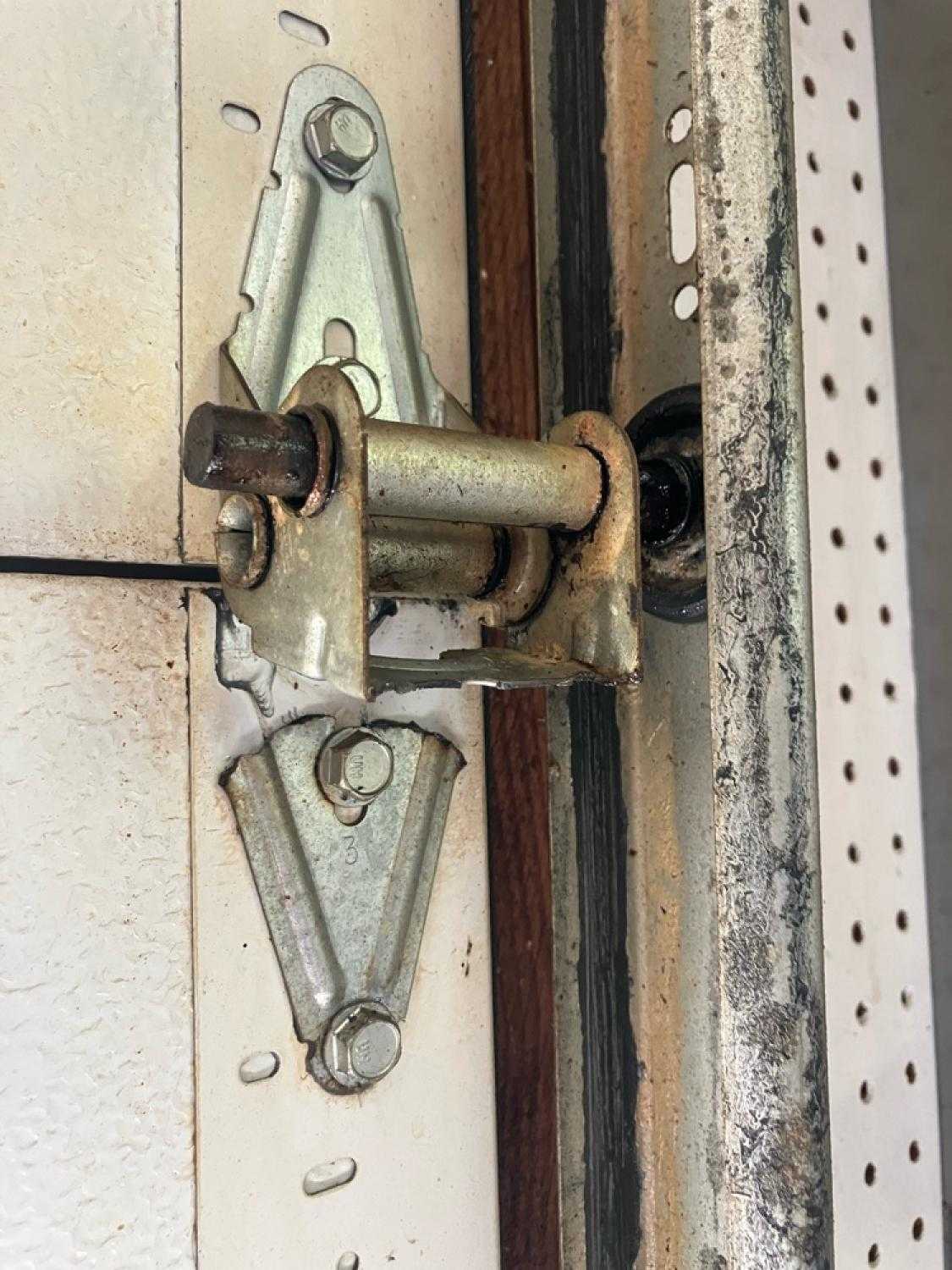 Professional Garage Door Repair Beachwood Dr, Burbank, CA