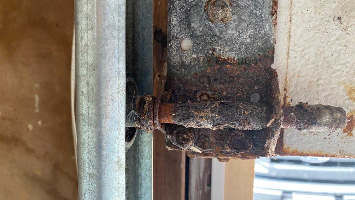 Garage Door Roller Repair Hartsook St, Valley Village, CA